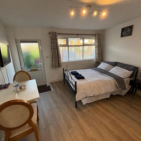 Modern & Cozy Gem - 10Min To City Center - Parking York Exterior foto